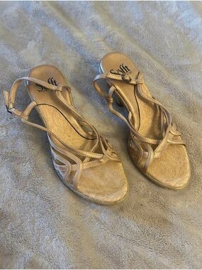 Sofft Tan Strappy Slingback Heels